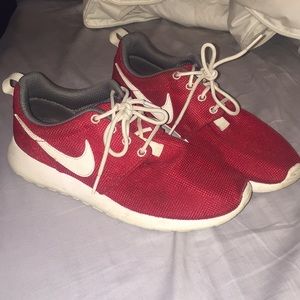 Red roshe’s